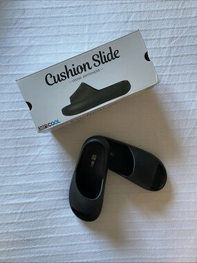 32 Degrees Black Cloud Slide